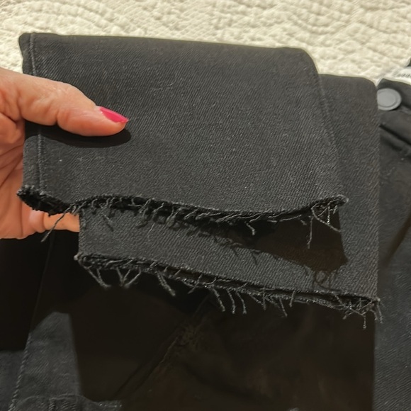 Good American Good Waist Crop. NWT. 8/29 - Picture 3 of 9